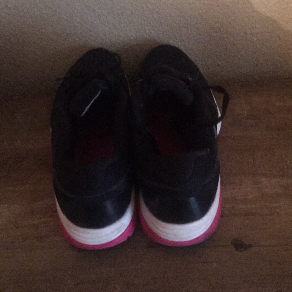 Shoes - Picture 3 of 4